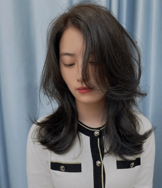 原创别再留"黑长直"了,这10款发型减龄又好看,照着剪不会错!