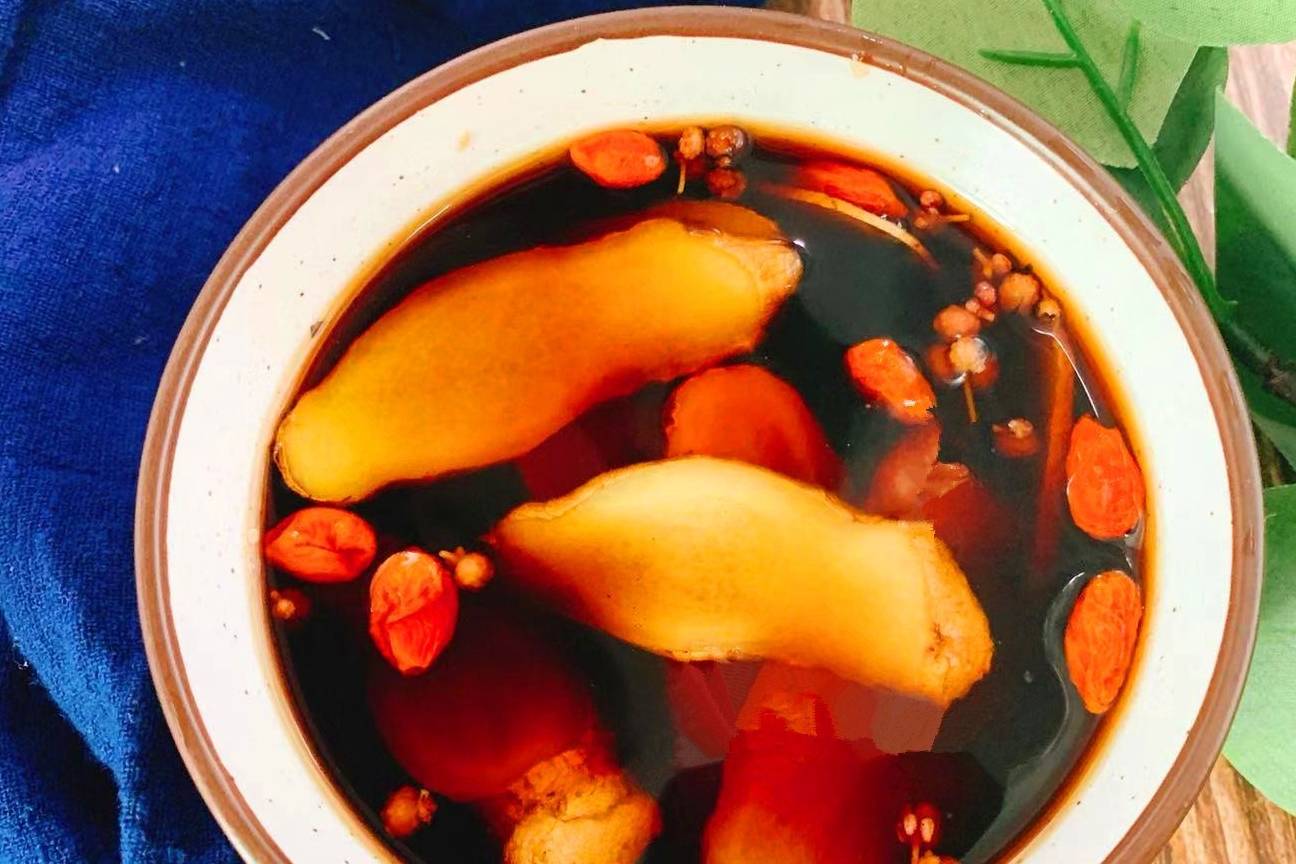 生姜和"它"是天生一对,每天喝一碗,排出体内湿气,腰肢变细了_花椒