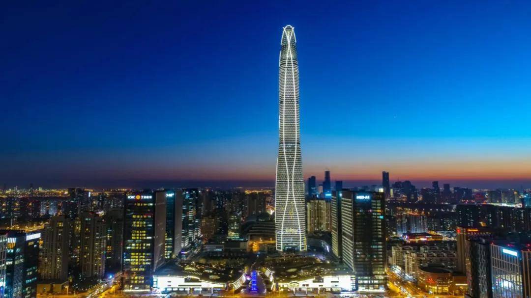 中国北方地区最高世界第七高建筑被昵称为"津沽棒"的天津周大福金融