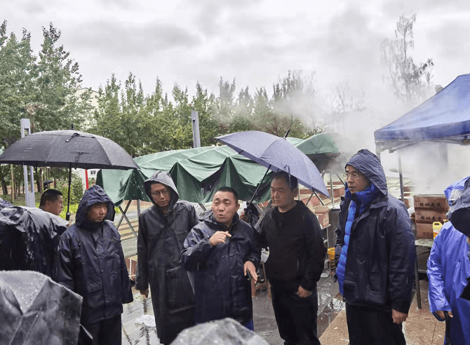 晋源区晋祠镇:雷雨,冷雨中勠力同心向雨而行践使命