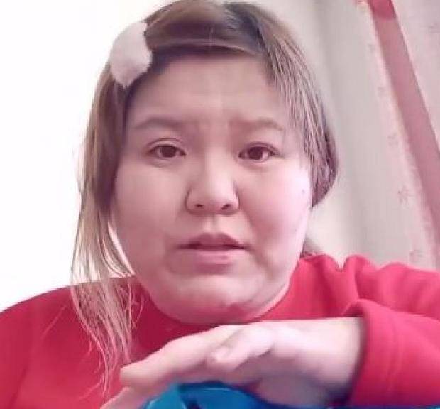 "疯批教主"郭老师遭封杀,爆粗口晒内裤爱打擦边球,脸