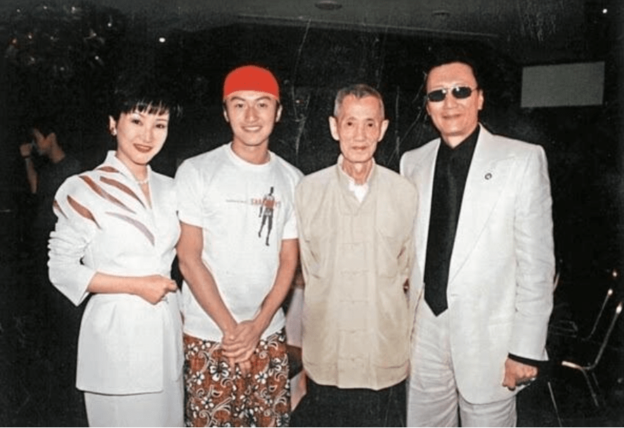 杨受成带女星去歌厅跳舞和向华胜结梁子看到林景后都不敢说话2
