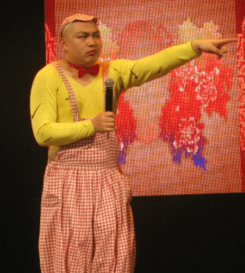 赵本山大徒弟程野被"全网通缉",电影遭下架,赵本山束