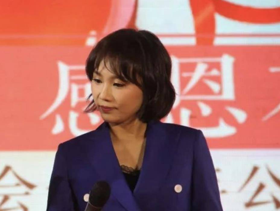 原创广东电视台节目主持人黎绮雯越来越有魅力,她才是广东不老女神