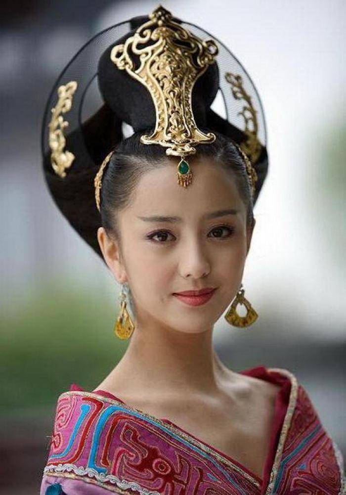 《霞光》播出近半,差评不断,古装美人佟丽娅这是怎么?