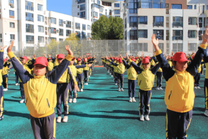 知行小学:致敬百年峥嵘路 树立少年强国志