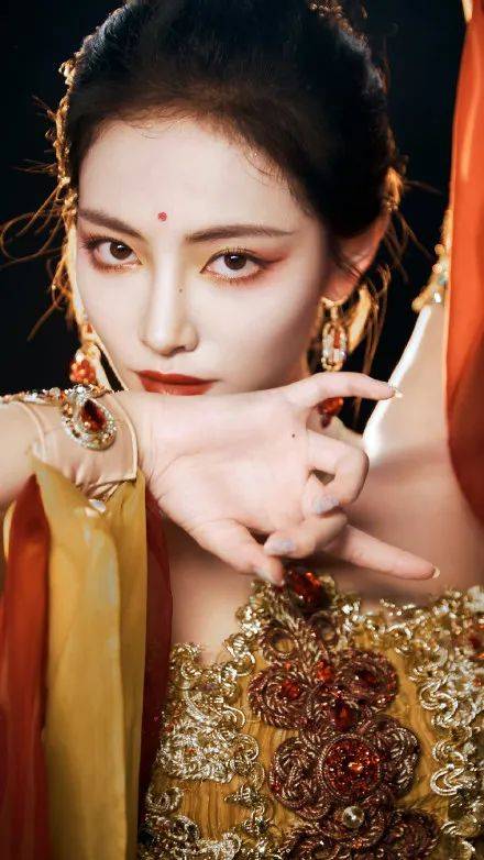 她cos的妲己我最喜欢,许佳琪真的越来越美艳了!