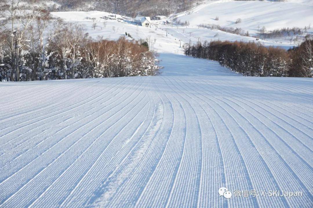 三座山峰西山,东山和伊索拉山分布留寿都度假村是北海道第一大雪场