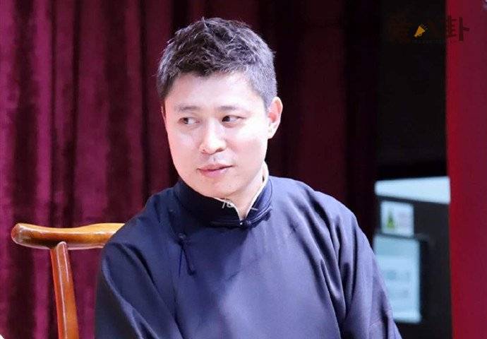 李鹤东看着曹云金远远走近,早就压不住火.