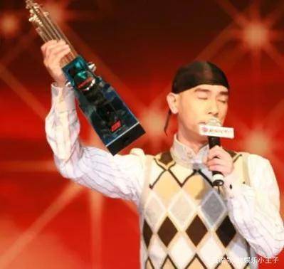 "香港韦小宝"陈小春的江湖之路_徐濠萦