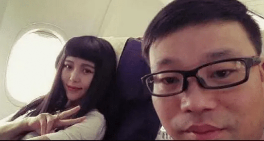 原创陪王迅走过艰难岁月却惨遭抛弃的原配妻子魏臻后来怎样了