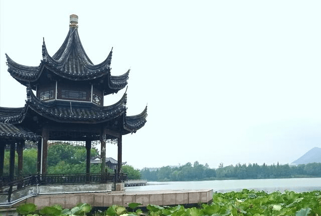 云龙湖风景区地处市区南部景色优美徐州唯一的5a级旅游景区