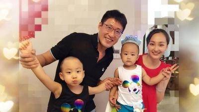 2012年末,辛月的儿子出生了,辛月生孩子时,于震都紧握她的手鼓励她