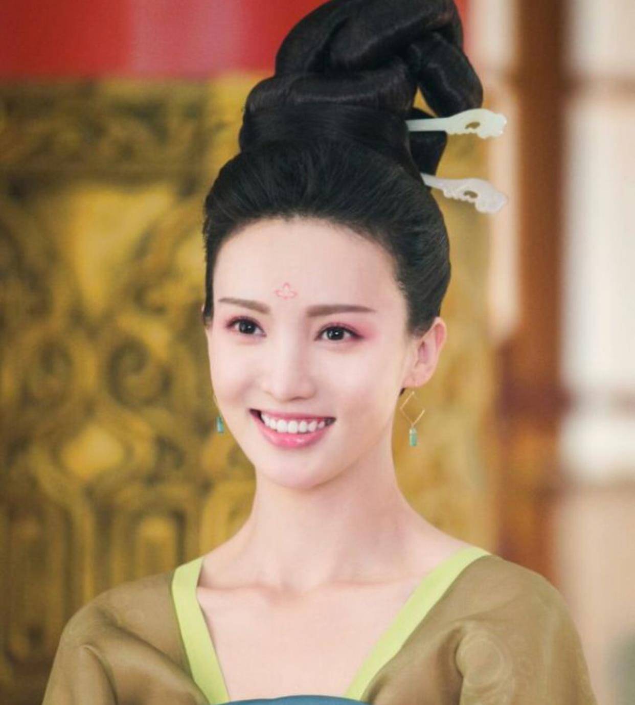 原创金晨的脸究竟是从什么时候开始变的