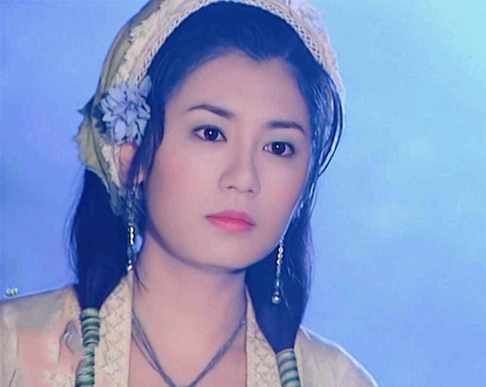 贾静雯和高圆圆这对姐妹花,谁的古装造型更美?_曾说
