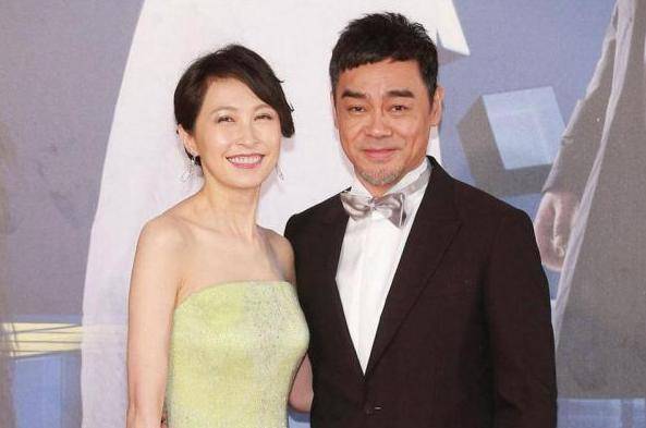 原创他宠爱妻子21年,闫妮没忍住片场告白,张柏芝求他多望一下