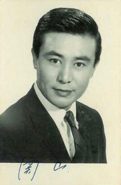 原创15位香港老牌男星年轻时个个阳光俊美如今现状迥异有人39岁便去世