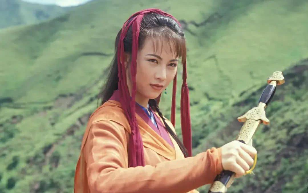 1994年,蔡少芬终于因他在《白发魔女传》中的角色而得到广泛认可.