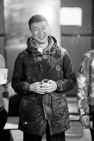 孙红雷和李小冉拍过一场吻戏吻戏结束后孙红雷连饭都吃不下