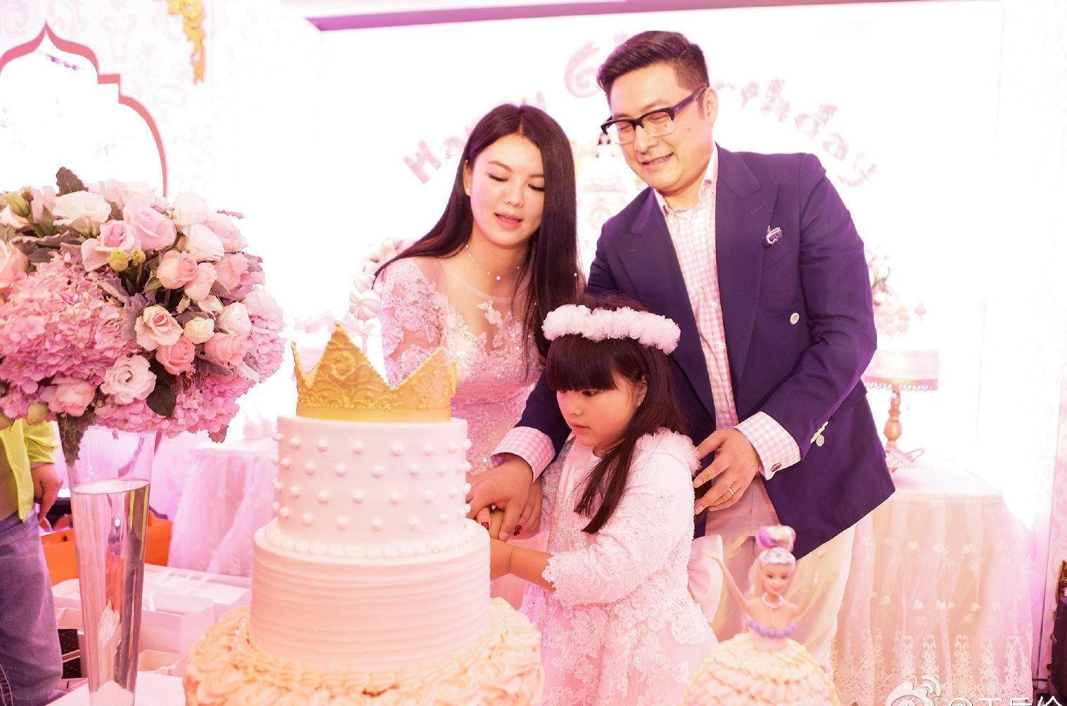 原创李湘王岳伦为女儿庆10岁生日小胖妞大变样越来越像妈妈