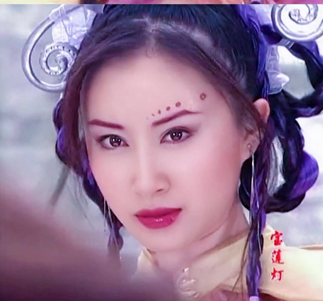 那时候的宝莲灯更是神一般的存在,里面的观音王母嫦娥玉儿等等角色