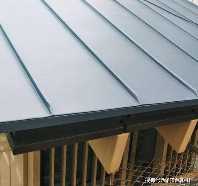 铝镁锰金属瓦也是自古以来屋顶材料不断发展的演变