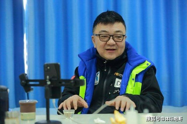 李铁幕后受益者浮出水面!董路履历显赫,能否执教国足