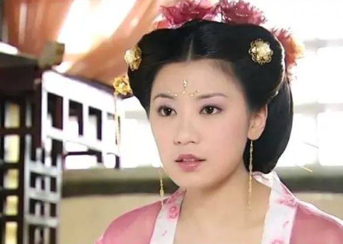 图片来源:《至尊红颜》剧照另外贾静雯也在《至尊红颜》饰演过武则天