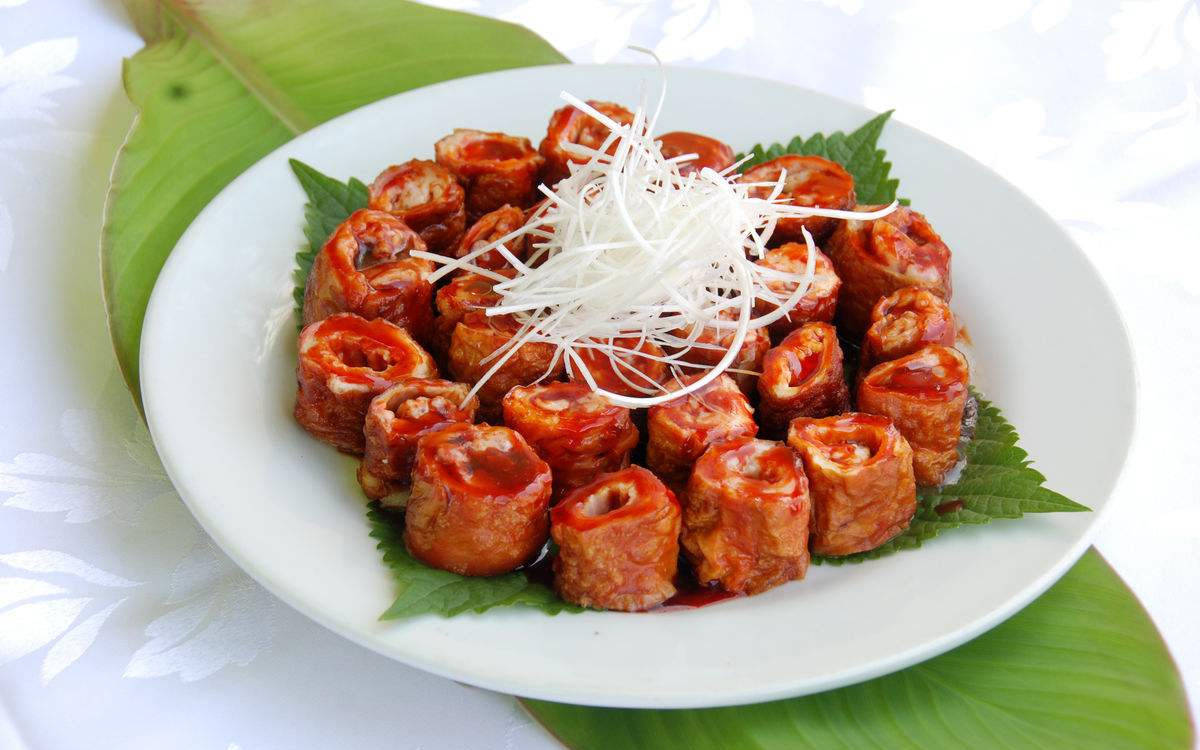 鲁菜也分为胶东菜和济南菜,这道菜就是胶东菜的代表之一,海螺的鲜味