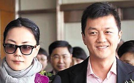 原创李亚鹏的近况,生意惨淡亲自下场搞装修,衣着被说邋遢
