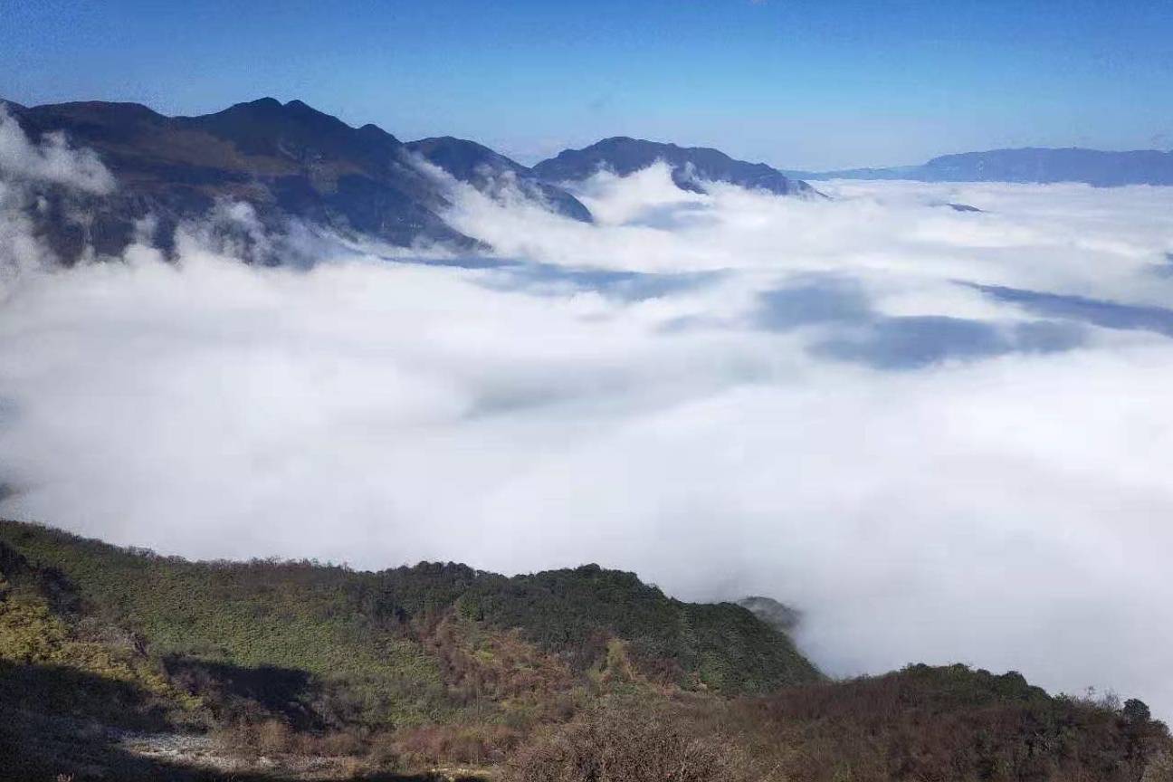 原创攀登昭通巧家药山第三天看最美丽的云海遇上好心的老乡留宿