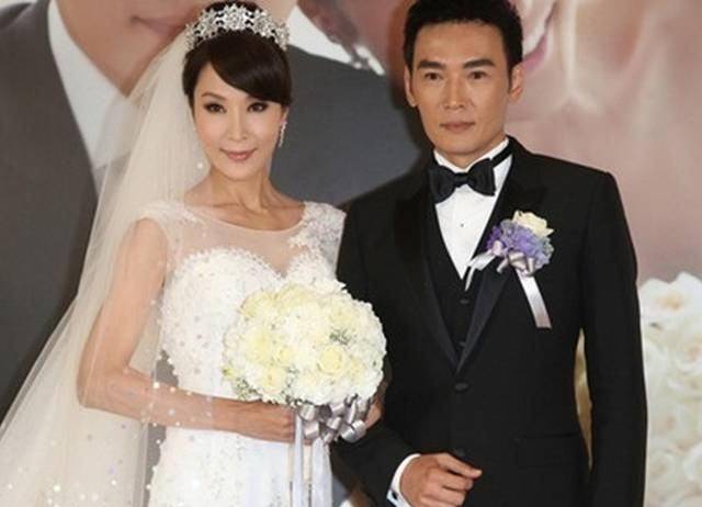 焦恩俊与黄宛林于1994年结婚,11年后,也就是2005年的时分,两人离婚