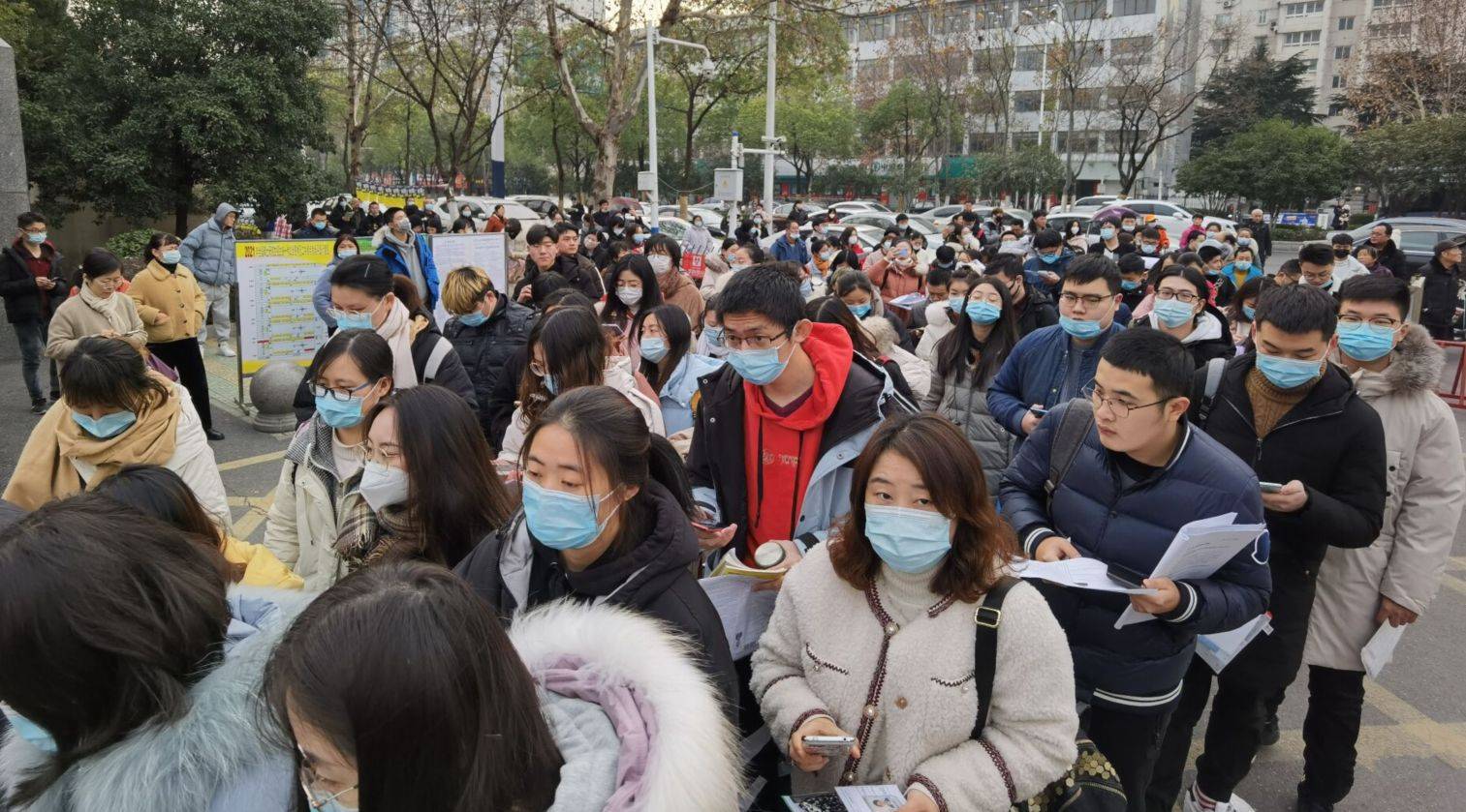 如果学硕的话,学位证会授予的是该学科门类下的硕士学位;专硕授予的是