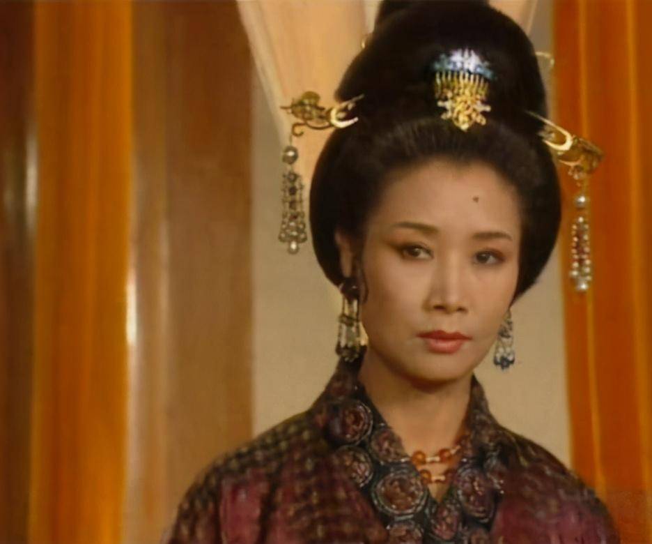 国家一级演员吕中,儿子是导演,儿媳是国际影后,女儿更