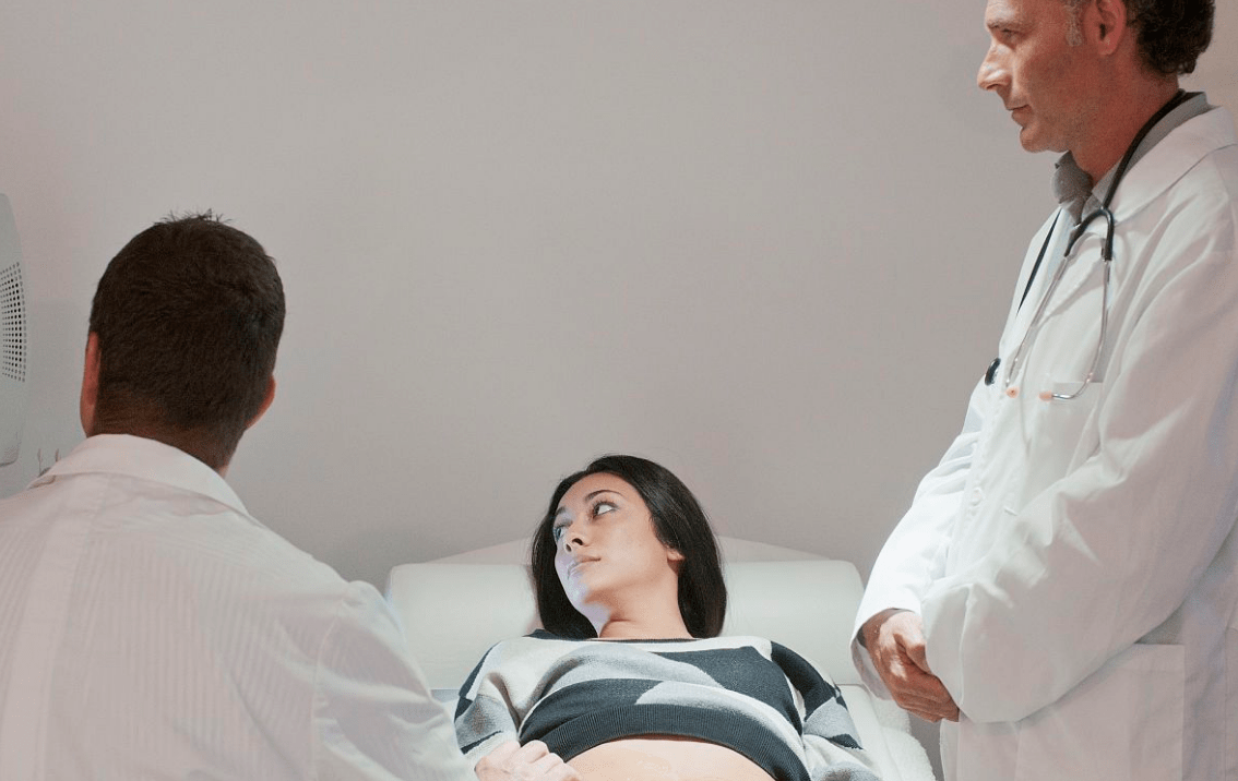 第一次产检,医生若给出三点＂提示＂,暗示胚胎发育正常,很健康