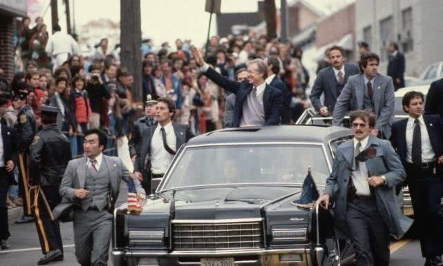 年来美国总统的保镖,一个造型从没变过:肉盾挡子弹_特工_特勤局_里根