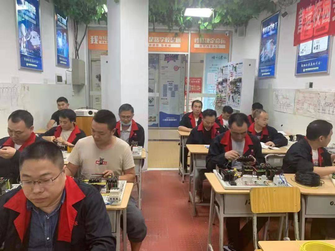 你还不知道这个职业有多火吗?_培训_发展_就业