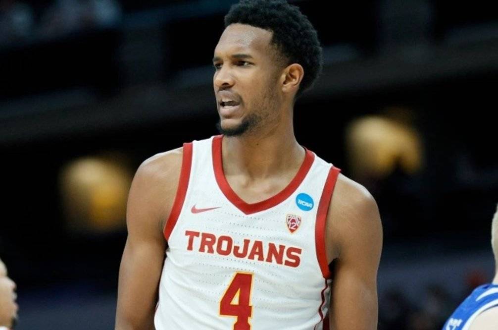他在ncaa的表现让他的选秀市场不断上升,他的大心脏属性注定会在nba大