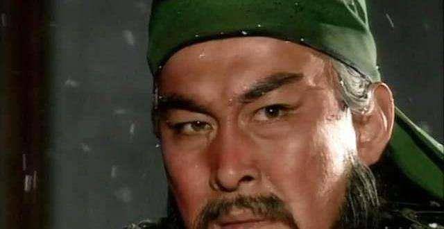 陆树铭讲述,当时为了演好关羽这个角色,为了符合丹凤眼这个形象,用