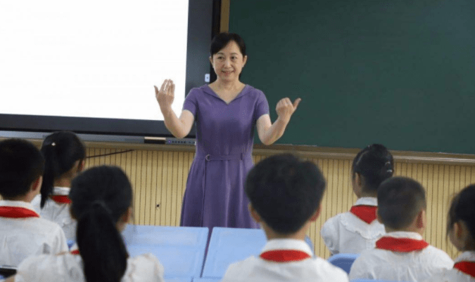 孙卓姐姐工作有眉目了9月要去小学当老师学霸身份却遭到质疑