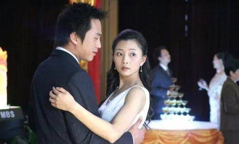 后,42岁的殷桃不藏了,亮出了"王炸底牌"_沈俊成_孙东海_邓超