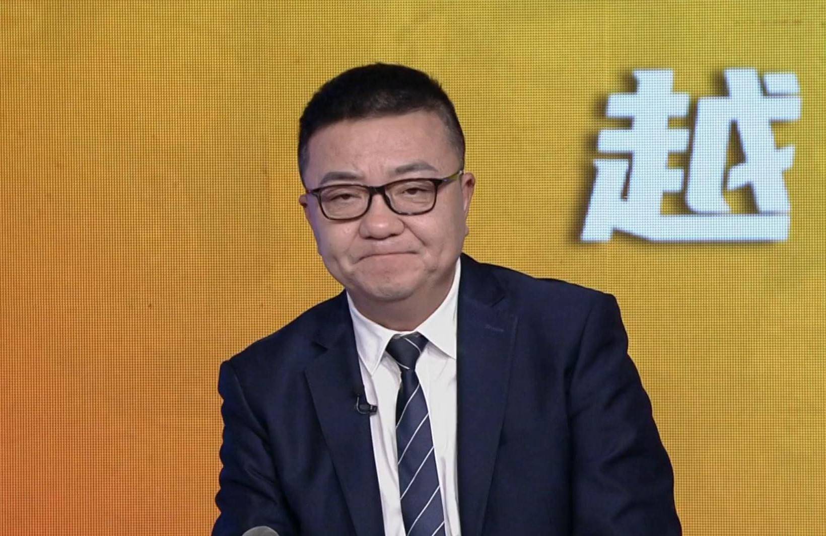 巩汉林批国足遭董路怒喷:球盲,演小品也没挣啥脸_的足球_中国_批评