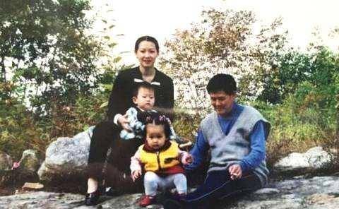 原创赵本山和发妻离婚后娶小8岁的马丽娟遇上贵人婚姻事业双丰收