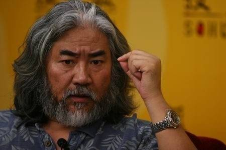 2000年,张纪中正在筹拍《笑傲江湖,胡军想要和他合作,可是老胡是个