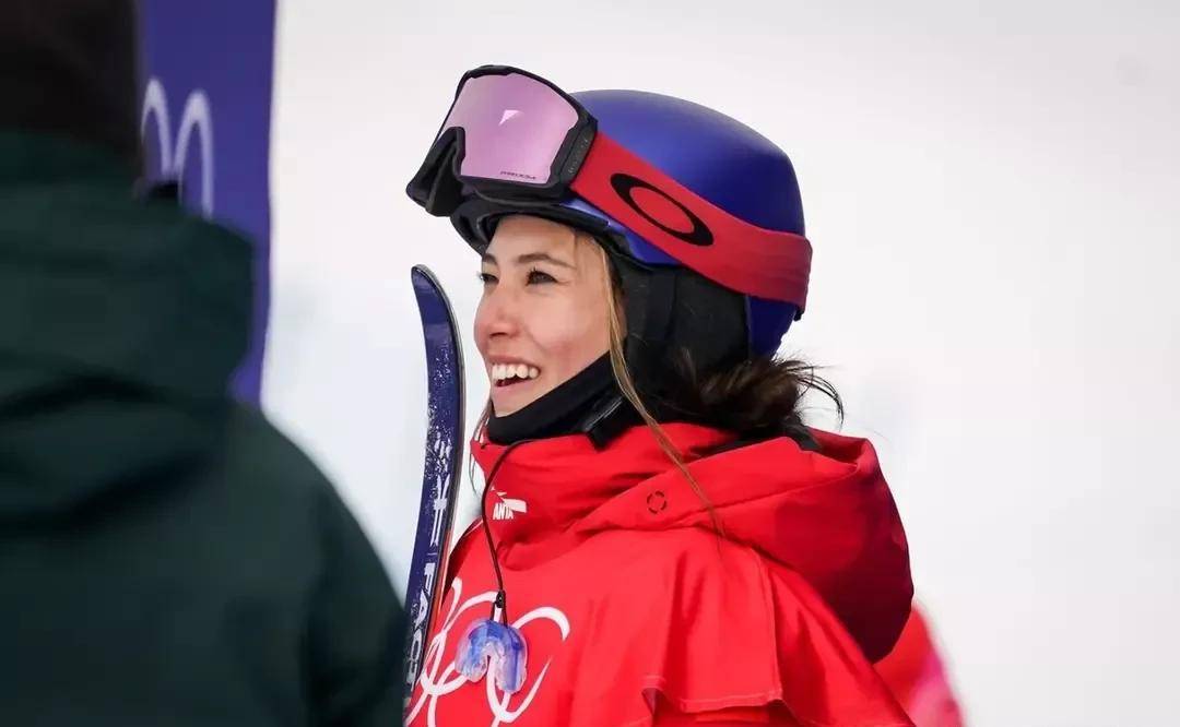 她曾在冬奥会自由式滑雪女子大跳台和斜坡障碍技巧两个项目上逆袭获得