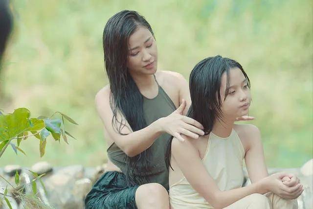 据越南媒体报道,大批观众投诉女主角阮芳茶眉拍摄《三太太》时年纪太