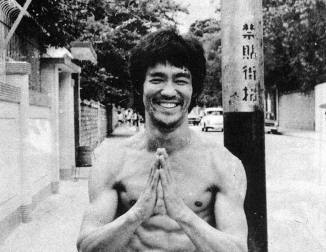 李小龙究竟是不是实战高手?听听跟他齐名的搏击高手说