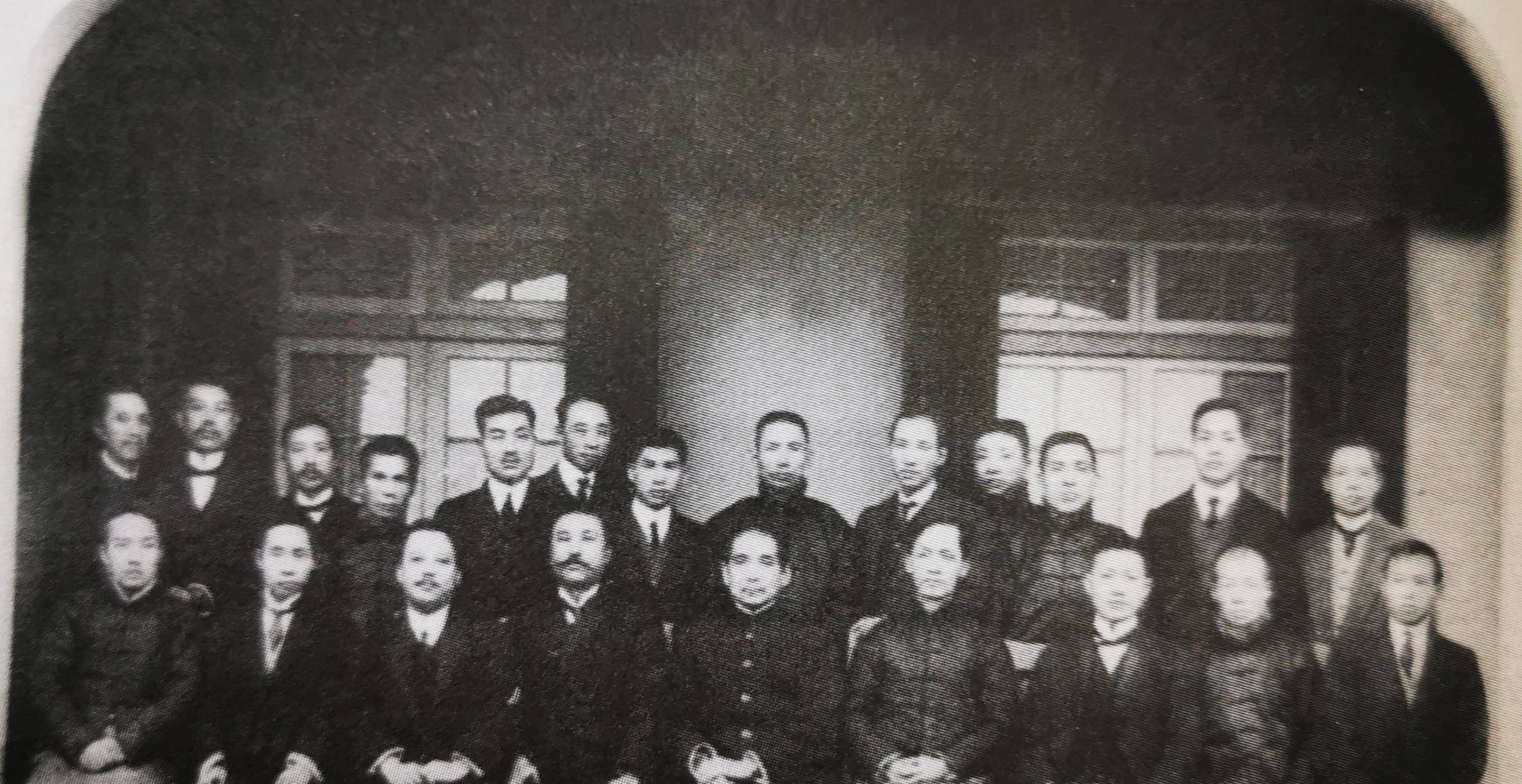 陈炯明:晚年蜗居香港寓所,他意外病逝后,妻子和八子女