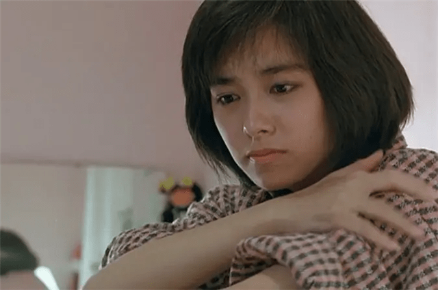 1987年,朱宝意和哥哥张国荣还合作了《胭脂扣》,不过两人并没有对手