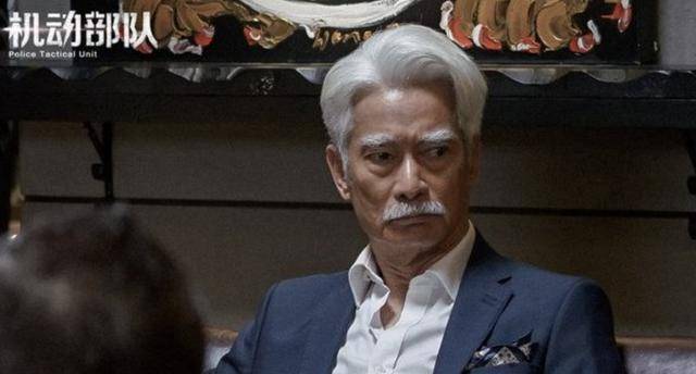 之后又转做龙套演员,一直到1978年才有机会正式在电视剧作品中演出